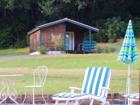Chalet confortable aux Tourettes avec piscine partagée